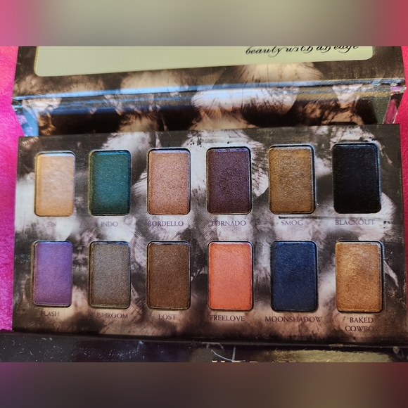 Slightly used.Urban Decay Beauty with an Edge palette - Picture 3 of 3